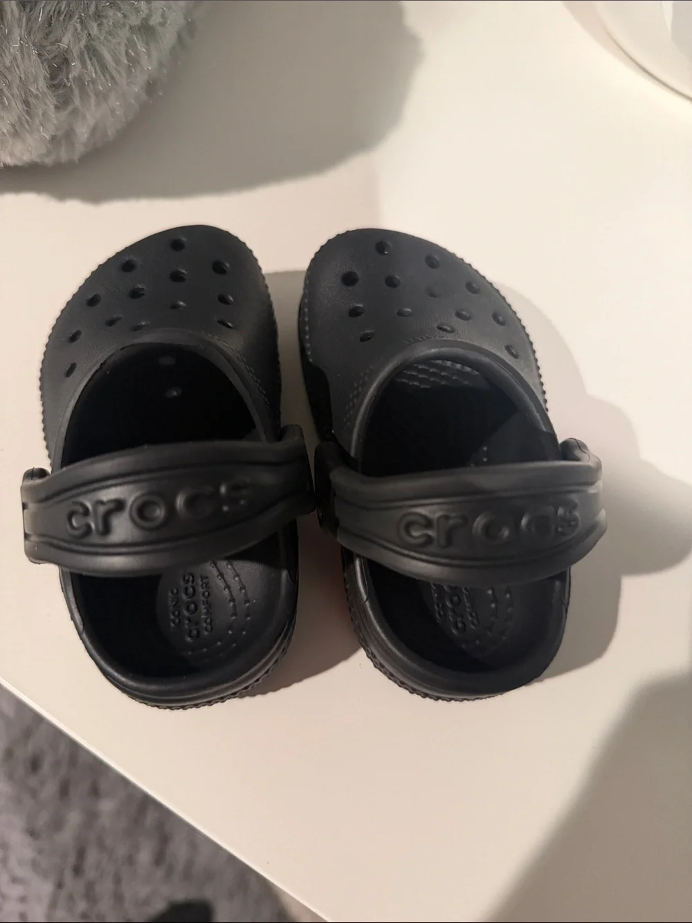 N/A comfortable black